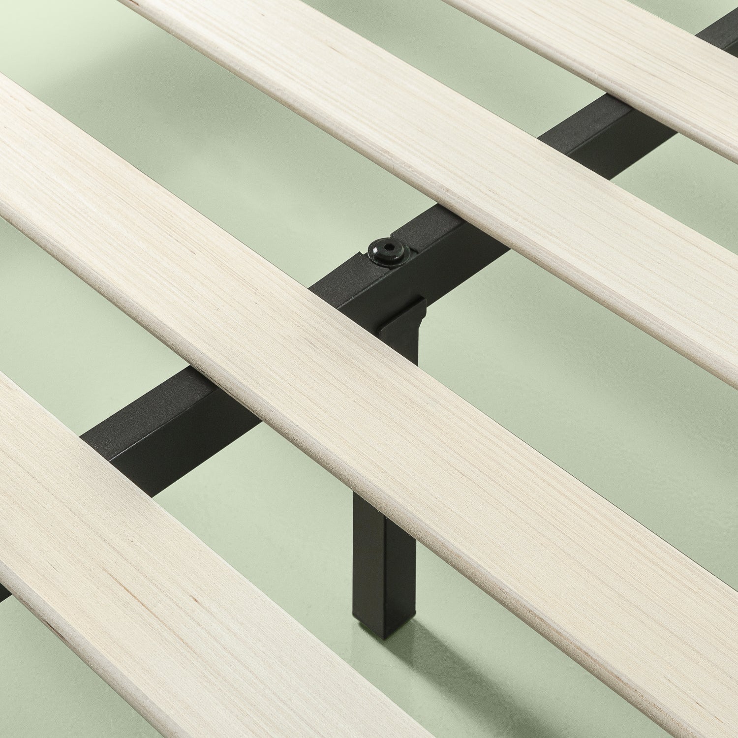 Suzanne ベッドフレーム スチール&ウッド ヘッドなし 15cm ブラウン