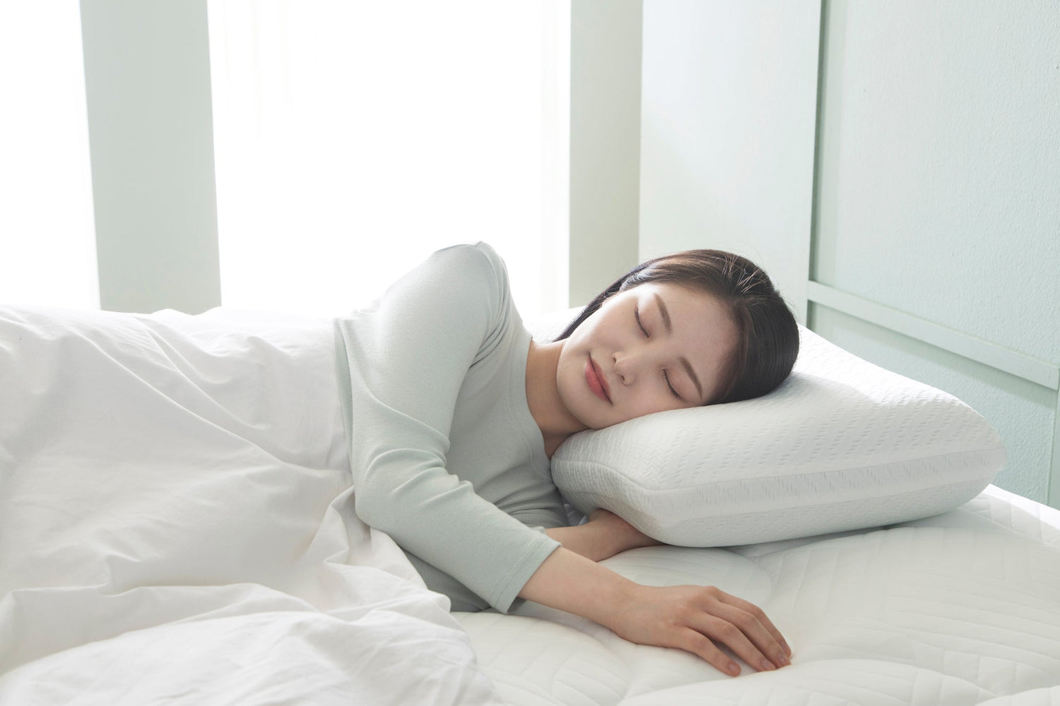 理想の " 寝姿勢 " で痛みなく眠る方法